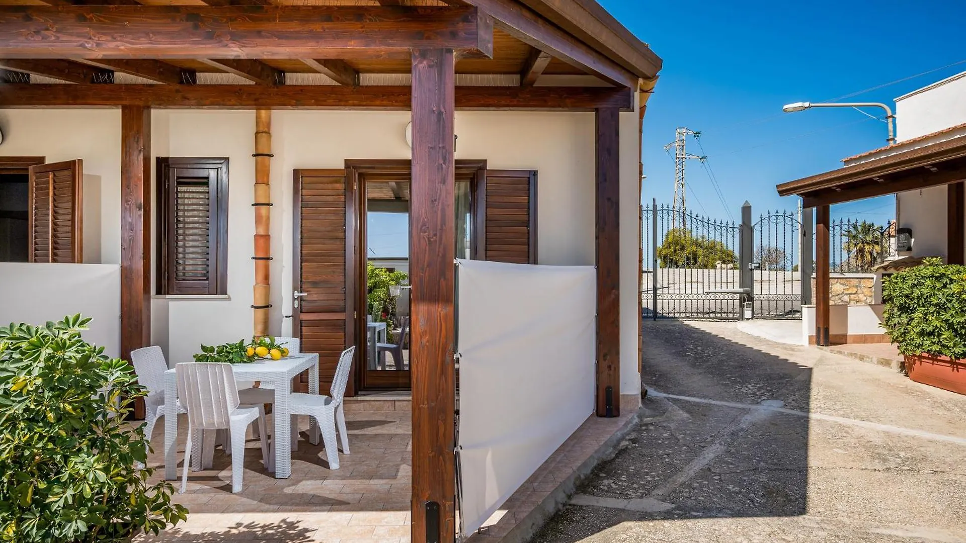 Casa Vacanza Saraceno كاستيلاّماري ديل غو إيطاليا