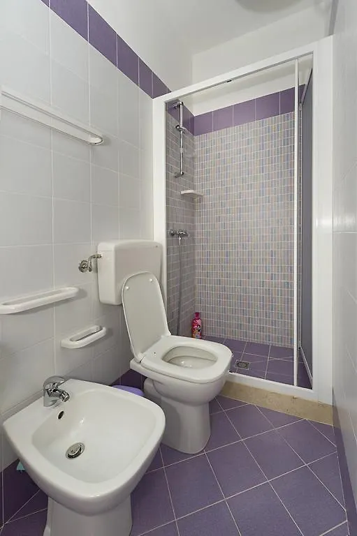 Casa Vacanza Saraceno كاستيلاّماري ديل غو إيطاليا