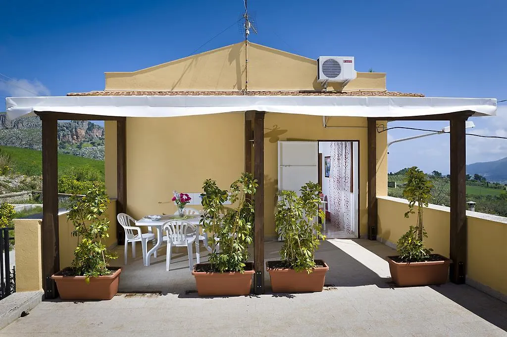 Casa Vacanza Saraceno كاستيلاّماري ديل غو شقة