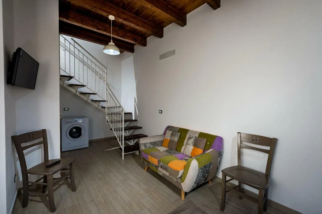 Casa Vacanza Saraceno كاستيلاّماري ديل غو 0*,  إيطاليا